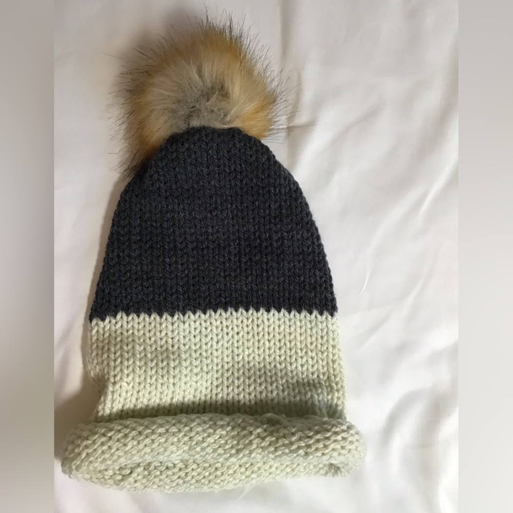 NWT Stylish Cream and Dark Grey Knit Pom-Pom Beanie Unisex Hat